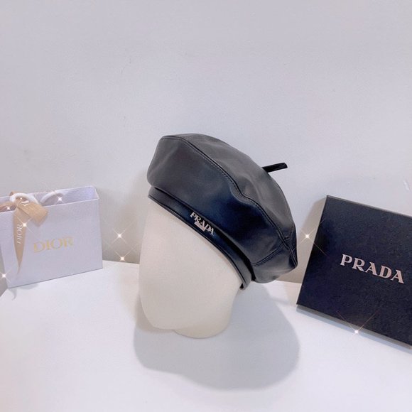 ?✨AUTHENTIC✨?Prada hat
